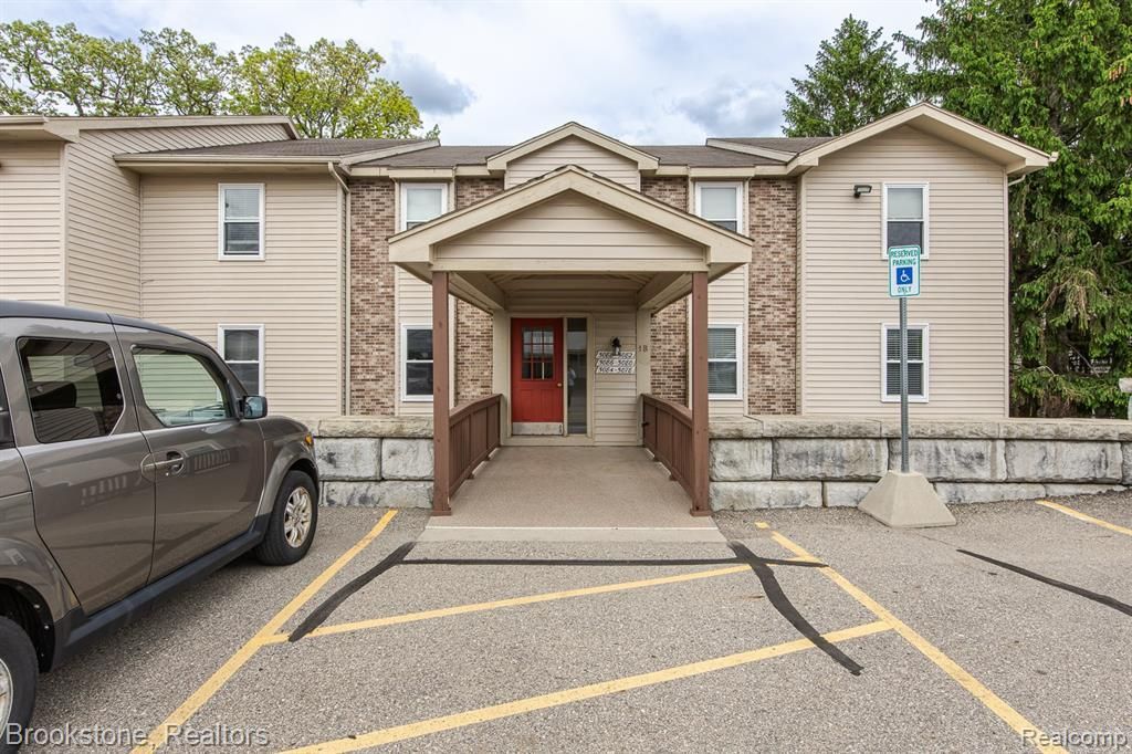 5078 Harbor Oak Drive, Waterford Township, MI 48329 Main Photo