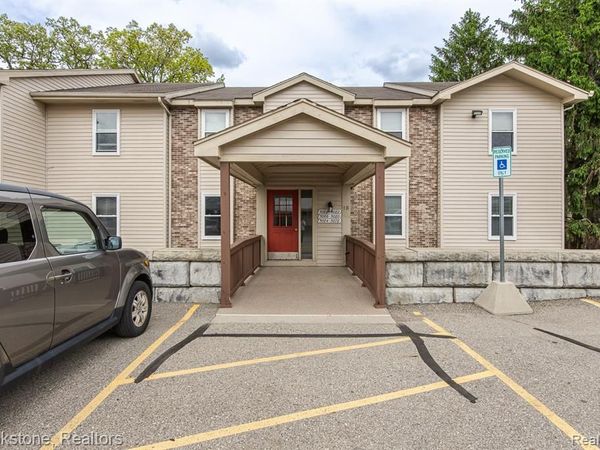 5078 Harbor Oak Drive, Waterford Twp, MI 48329