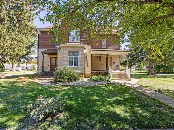 910 Meridian St, Tipton, IA 52772