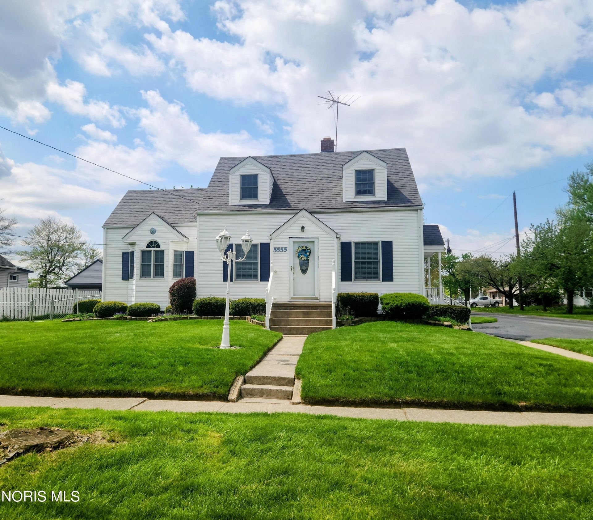 5555 Gay Street , Toledo, OH 43613 Main Photo