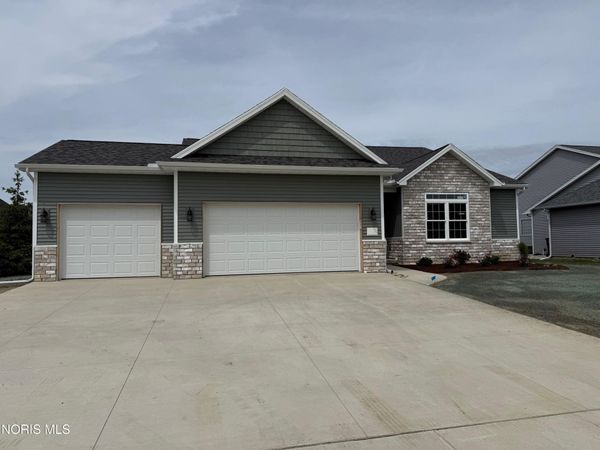 2226 Gunn Road , Holland, OH 43528