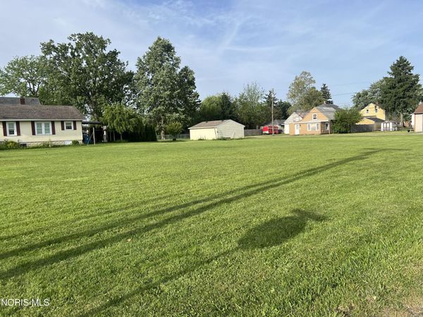 Dickinson/sugar Sts , Fremont, OH 43420