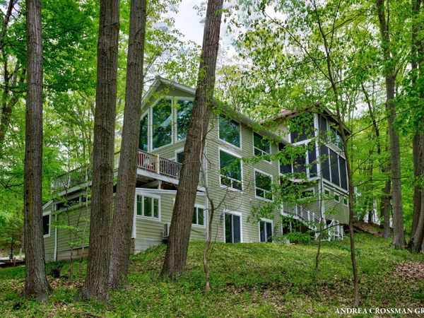 17300 Trillium Ridge, West Olive, MI 49460