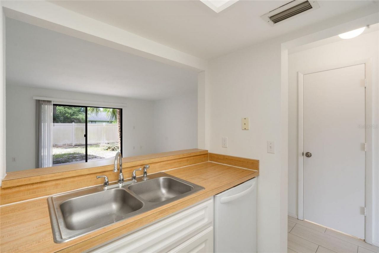 926 Sunridge Drive, Unit F1, Sarasota, FL 34234 Photo