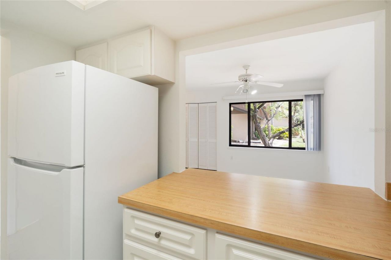 926 Sunridge Drive, Unit F1, Sarasota, FL 34234 Photo