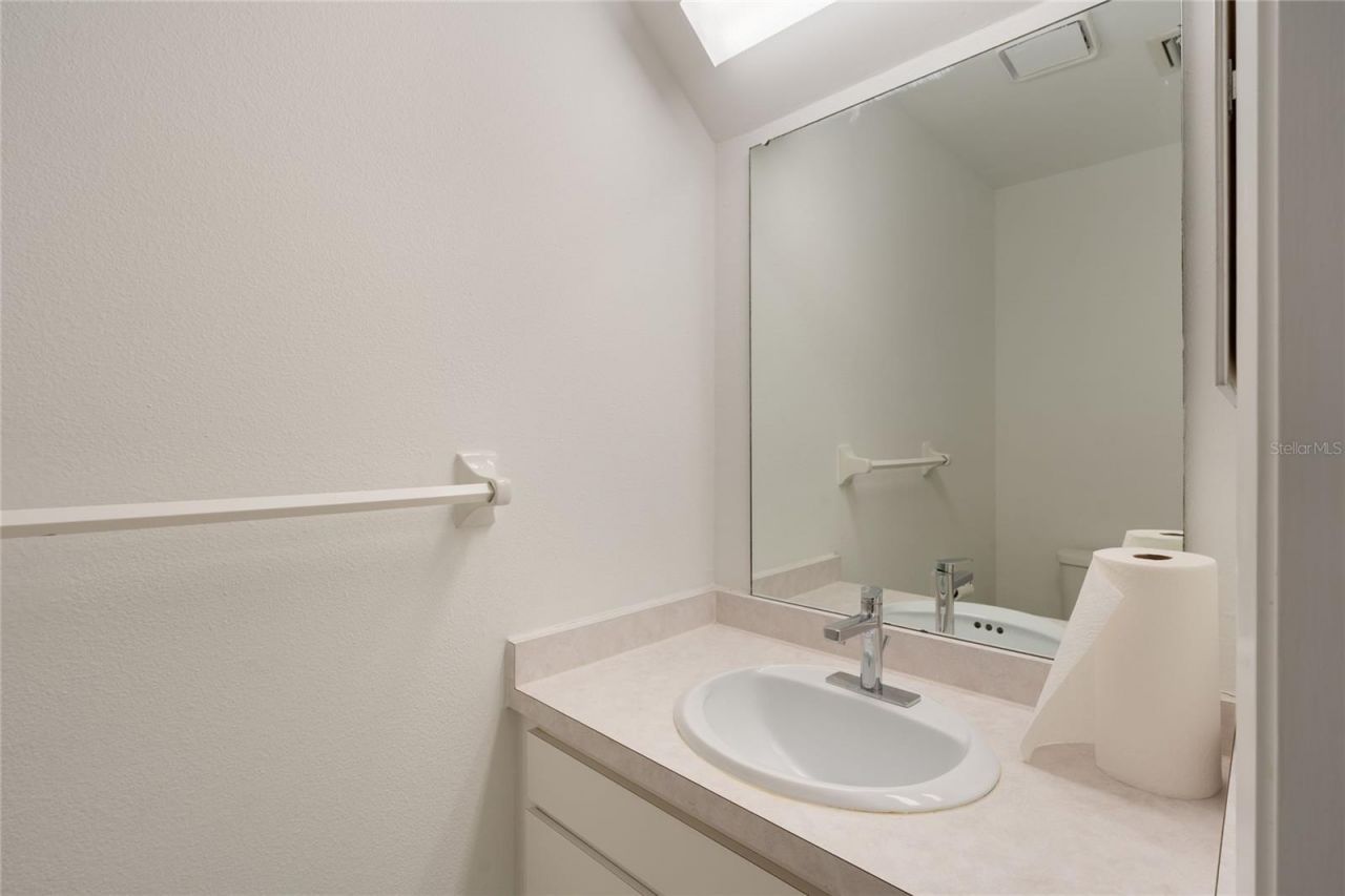 926 Sunridge Drive, Unit F1, Sarasota, FL 34234 Photo