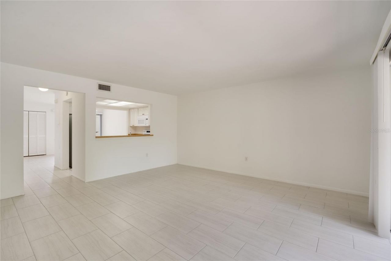 926 Sunridge Drive, Unit F1, Sarasota, FL 34234 Photo