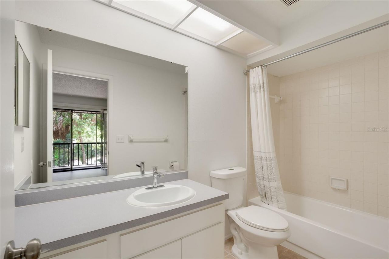 926 Sunridge Drive, Unit F1, Sarasota, FL 34234 Photo