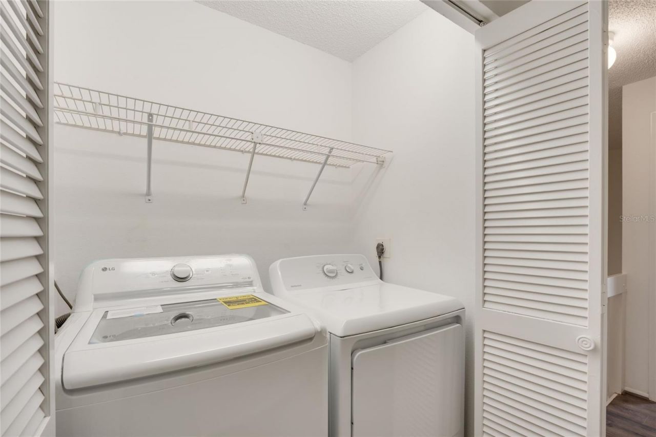 926 Sunridge Drive, Unit F1, Sarasota, FL 34234 Photo