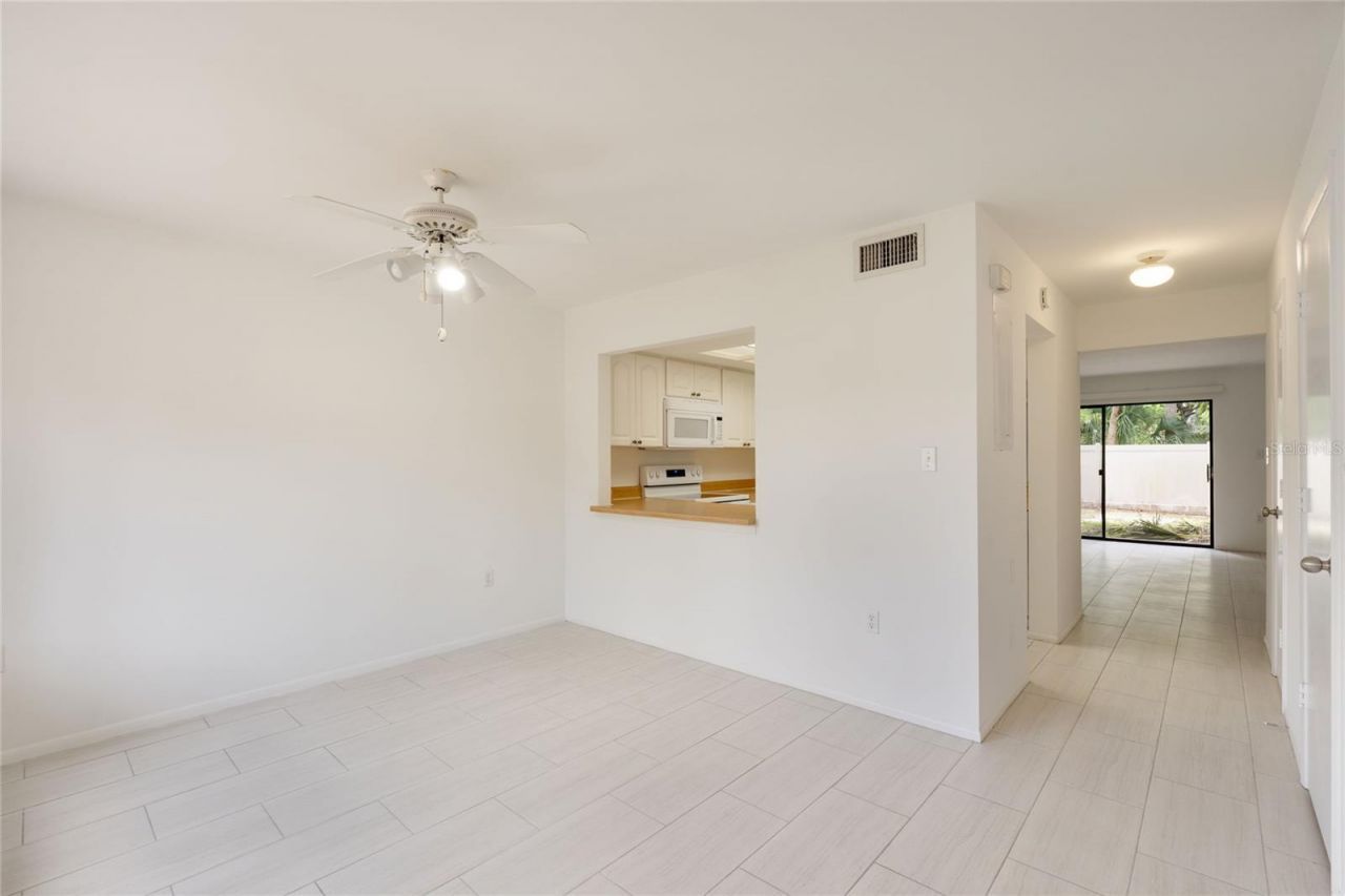 926 Sunridge Drive, Unit F1, Sarasota, FL 34234 Photo