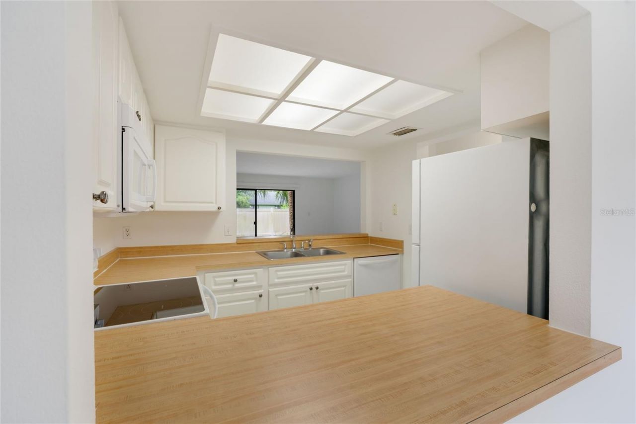 926 Sunridge Drive, Unit F1, Sarasota, FL 34234 Photo