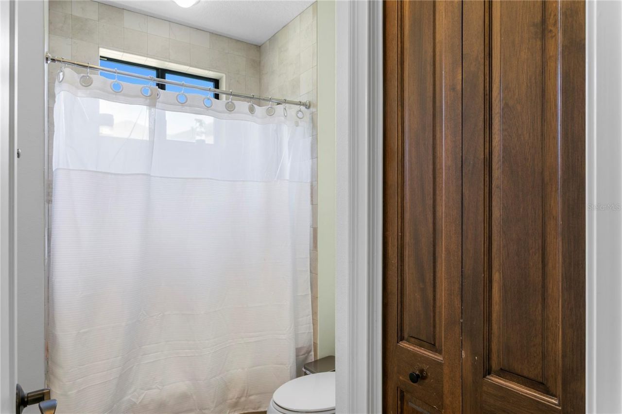 16303 Dunlindale Drive, Lithia, FL 33547 Photo