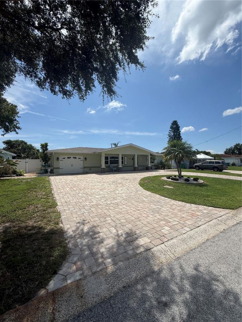 5163 60th Way N, Kenneth City, FL 33709 Photo