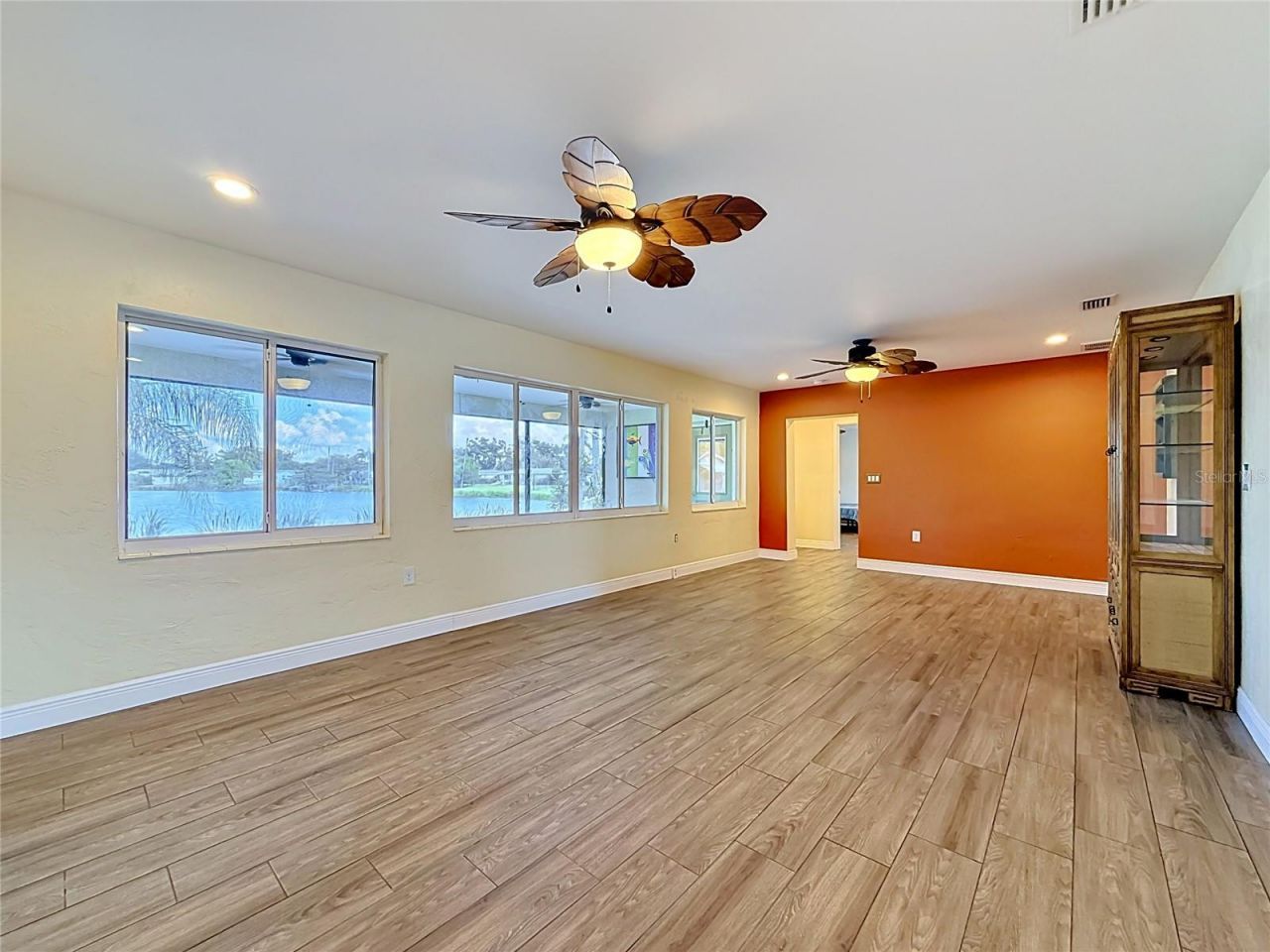 5163 60th Way N, Kenneth City, FL 33709 Photo