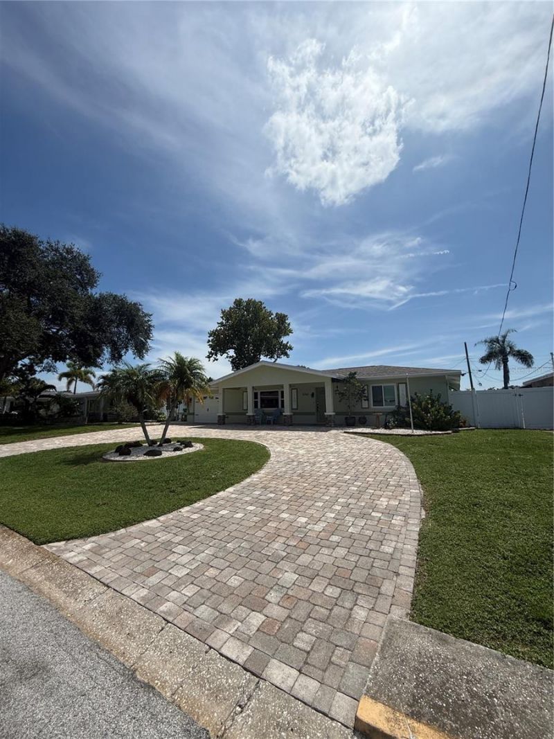 5163 60th Way N, Kenneth City, FL 33709 Photo