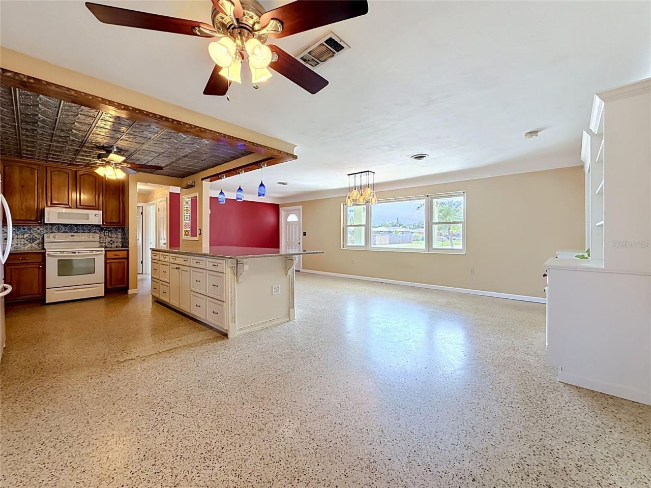 5163 60th Way N, Kenneth City, FL 33709 Photo