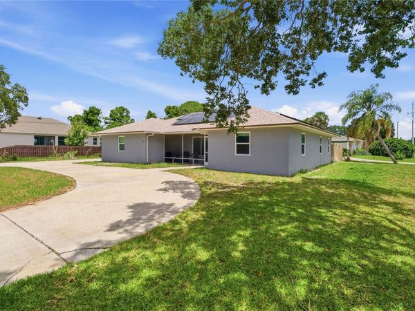 602 LAKE DRIVE, SEBASTIAN, FL 32958