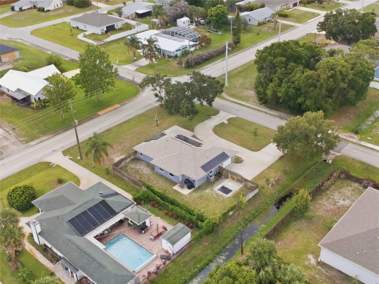 602 Lake Drive , Sebastian, FL 32958 Photo