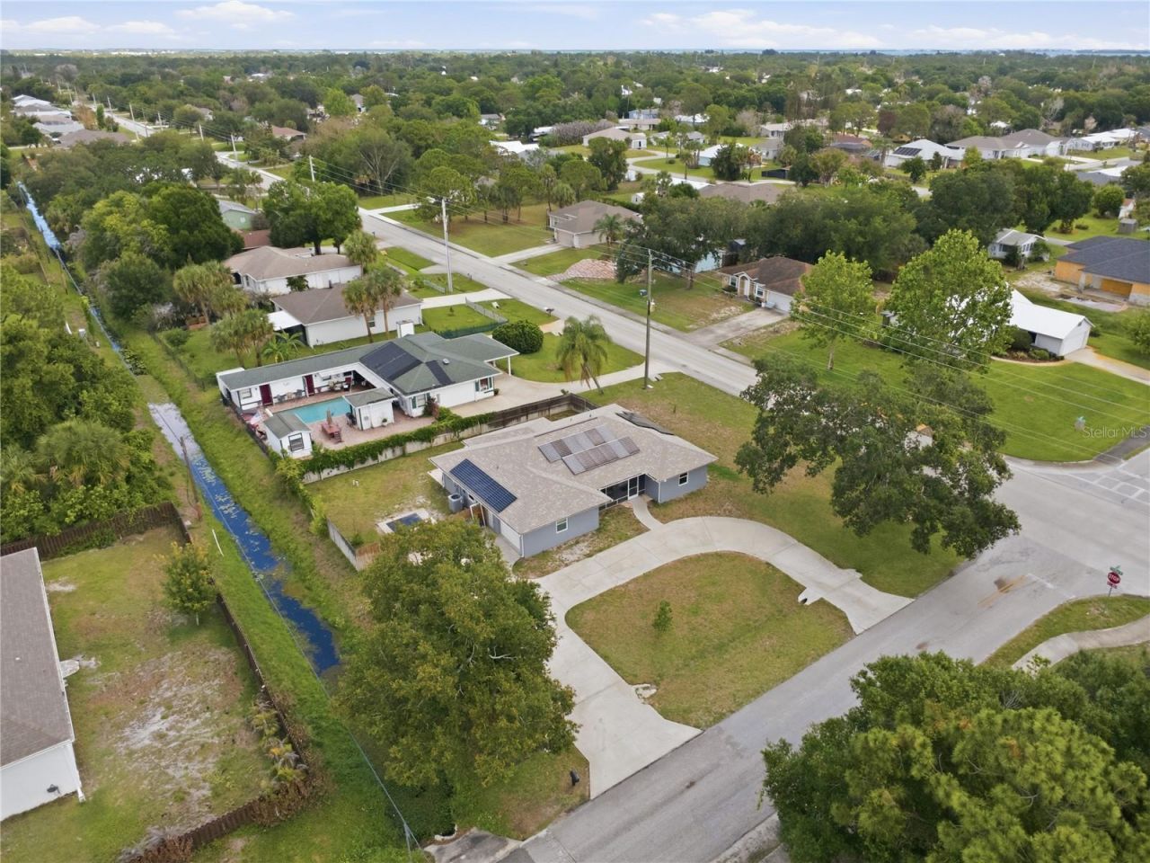 602 Lake Drive , Sebastian, FL 32958 Photo