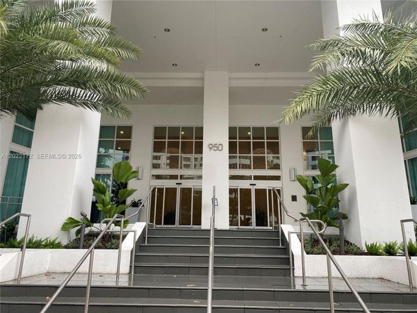 950 Brickell Bay Dr , Unit 2206, Miami, FL 33131