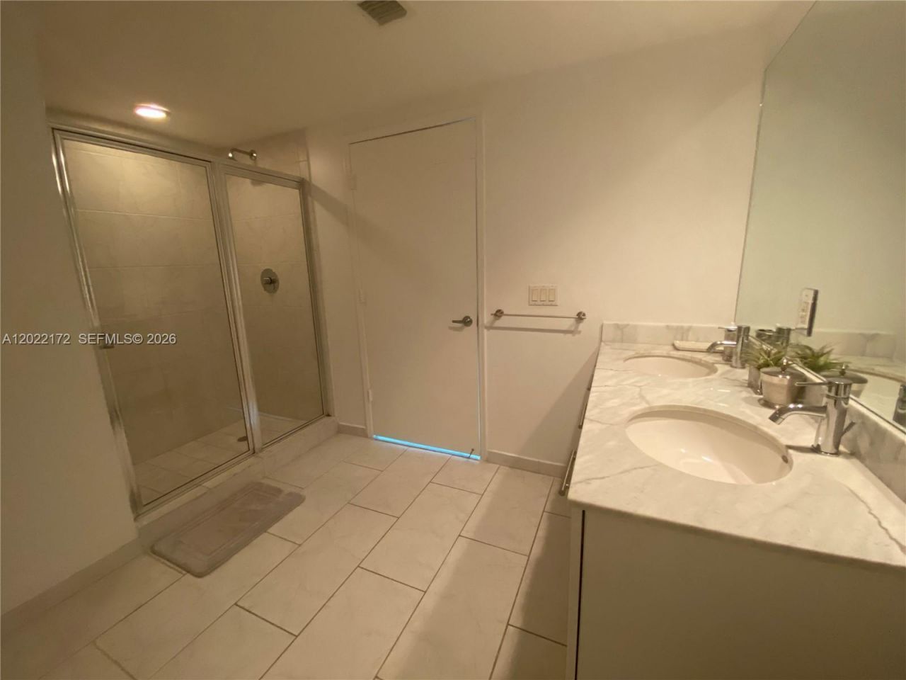 950 Brickell Bay Dr , Unit 2206, Miami, FL 33131 Photo