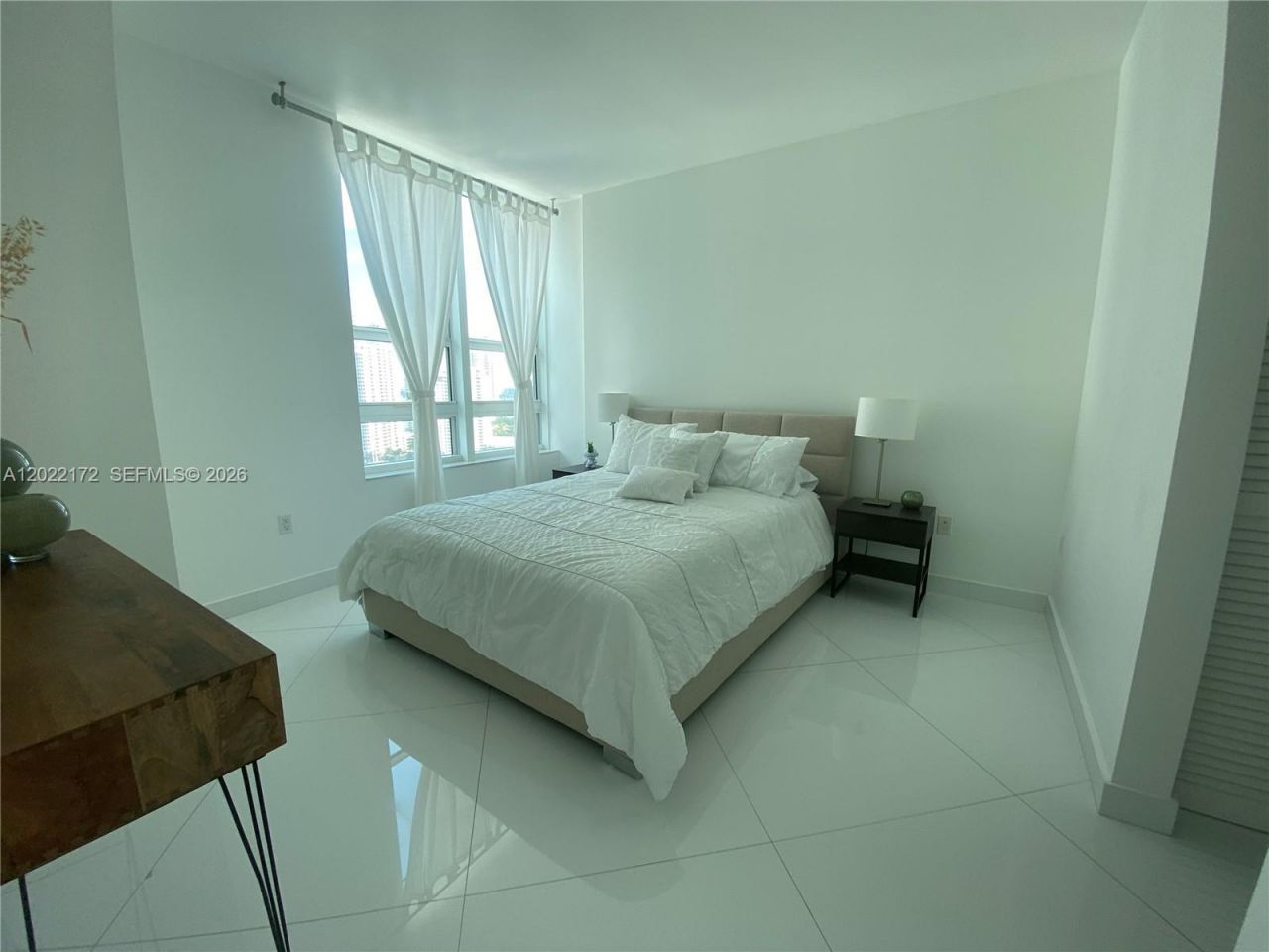 950 Brickell Bay Dr , Unit 2206, Miami, FL 33131 Photo