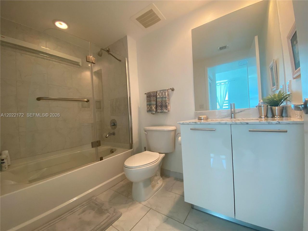 950 Brickell Bay Dr , Unit 2206, Miami, FL 33131 Photo