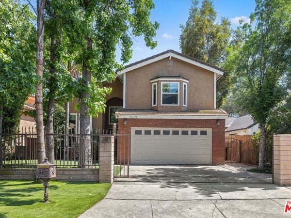 15232 Hartsook Street, Sherman Oaks, CA 91403