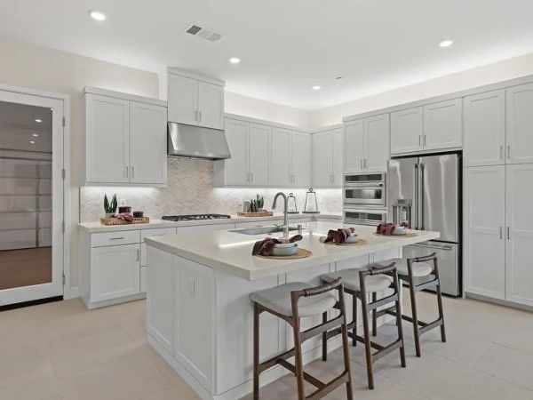 27320 Fox Den Place, Valencia, CA 91381