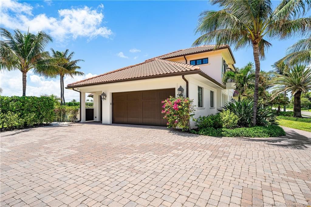 1884 SE Sailfish Point Boulevard, Stuart, FL 34996 Photo