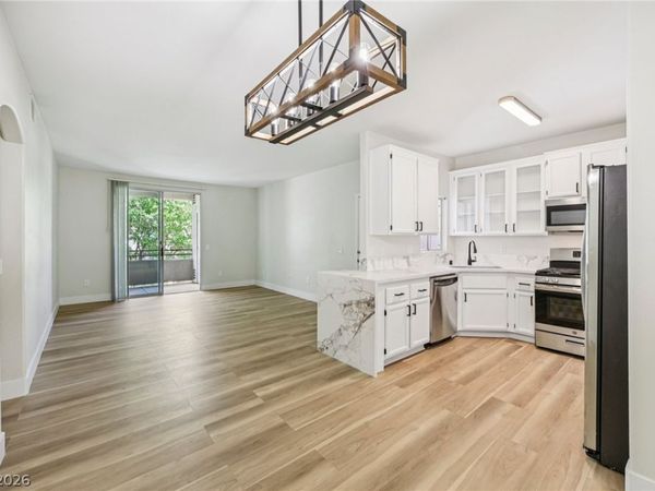 75 N Valle Verde Drive , Unit 823, Henderson, NV 89074