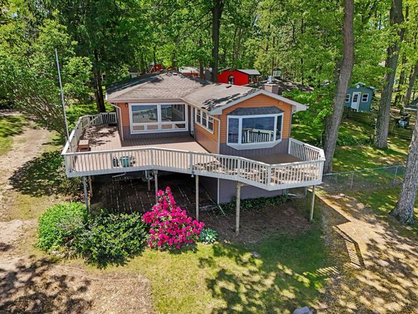 58774 Lakeshore Drive, Colon, MI 49040