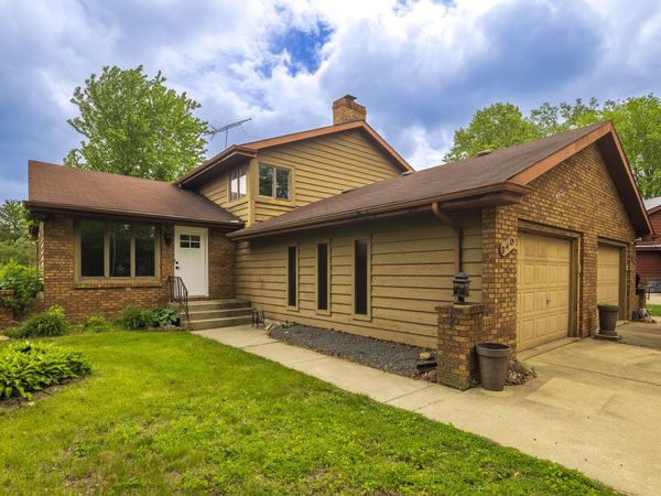 340 Golfview Drive, Schererville, IN 46375