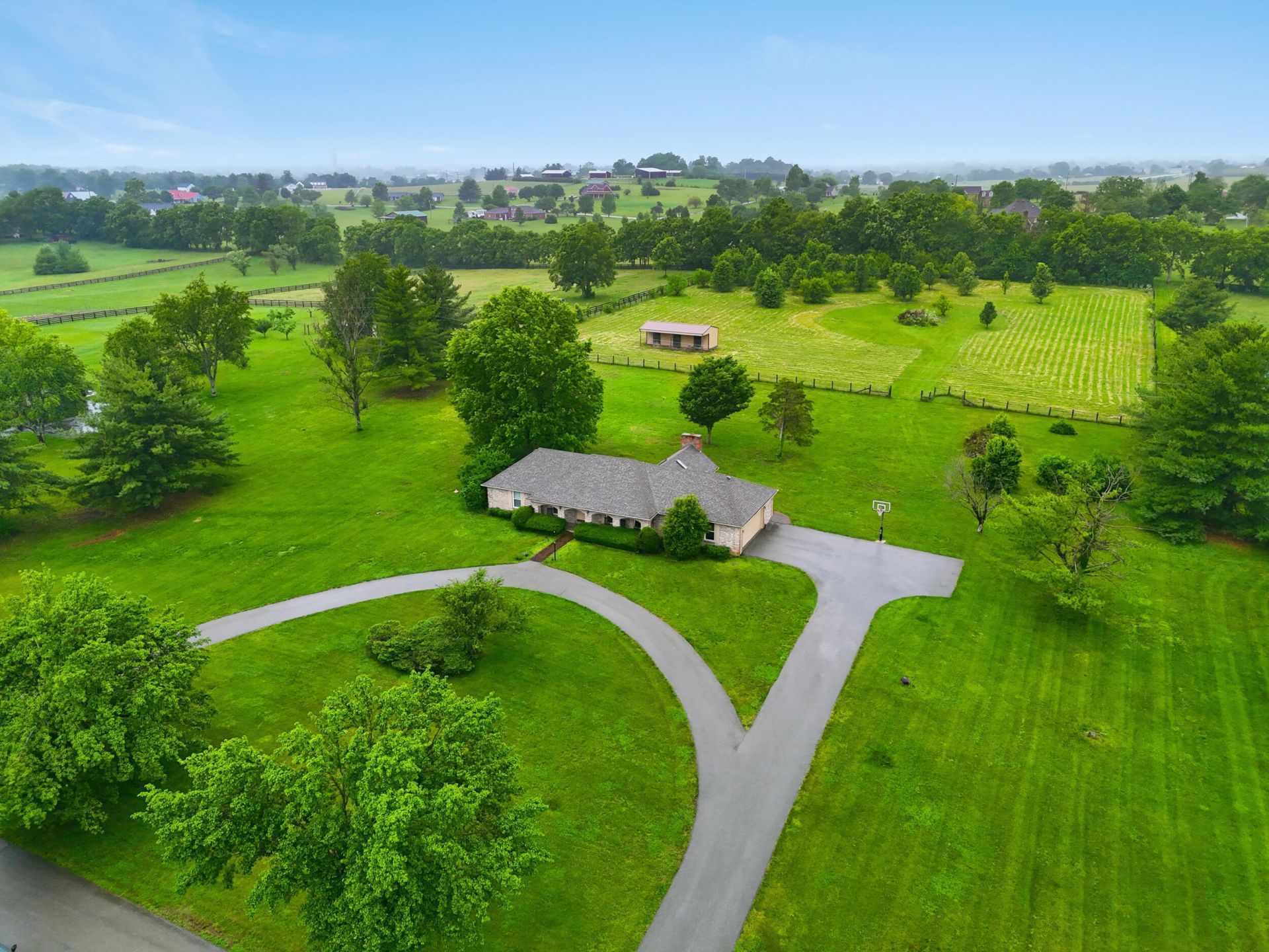 129 Lake Country Road, Nicholasville, KY 40356