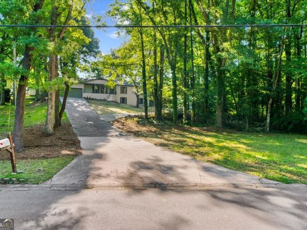 1661 Oak Ridge Circle SW, Stone Mountain, GA 30087