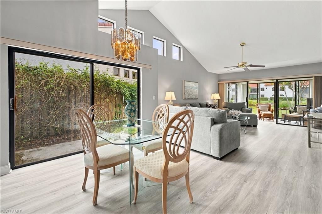 549 Beachwalk Cir, Naples, FL 34108 Photo
