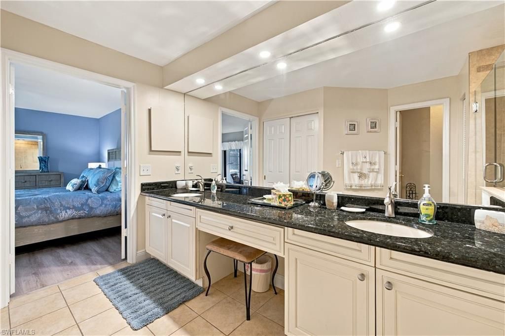 549 Beachwalk Cir, Naples, FL 34108 Photo