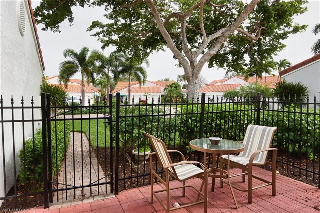 549 Beachwalk Cir , Naples, FL 34108 Photo
