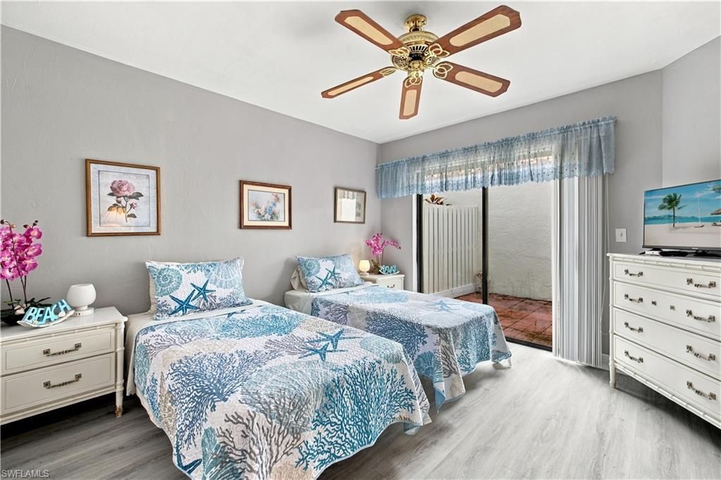 549 Beachwalk Cir, Naples, FL 34108 Photo