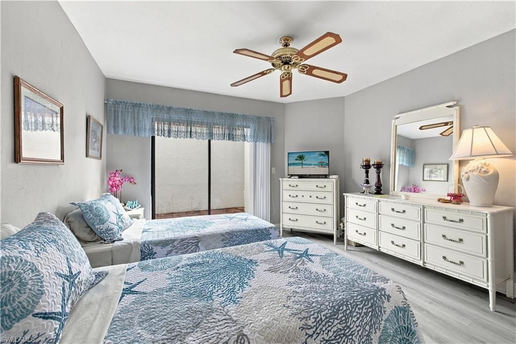 549 Beachwalk Cir, Naples, FL 34108 Photo