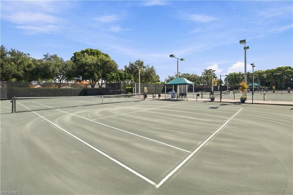 549 Beachwalk Cir, Naples, FL 34108 Photo