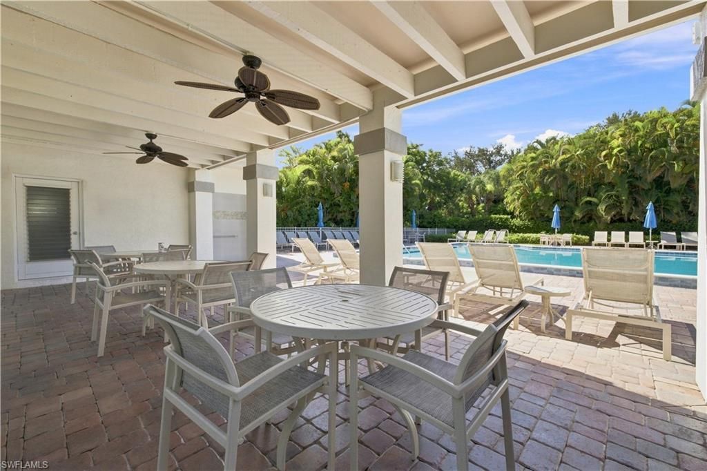 549 Beachwalk Cir, Naples, FL 34108 Photo