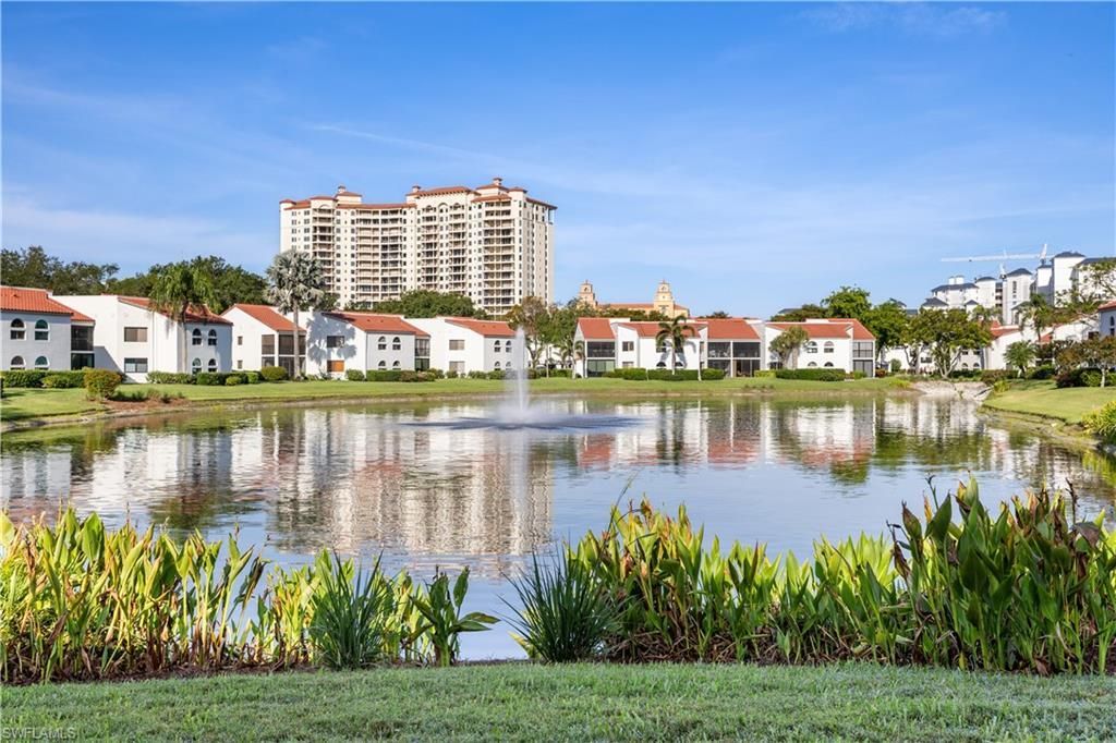 549 Beachwalk Cir, Naples, FL 34108 Photo