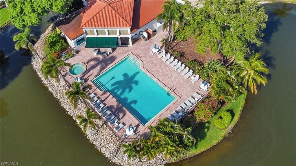 549 Beachwalk Cir, Naples, FL 34108 Photo