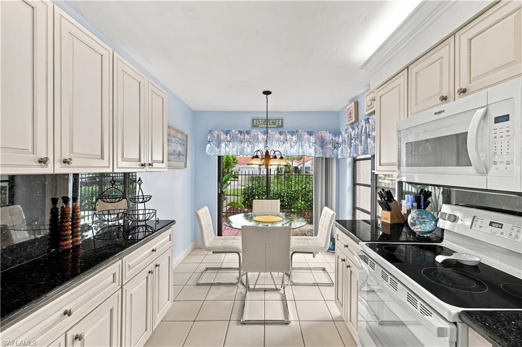 549 Beachwalk Cir, Naples, FL 34108 Photo