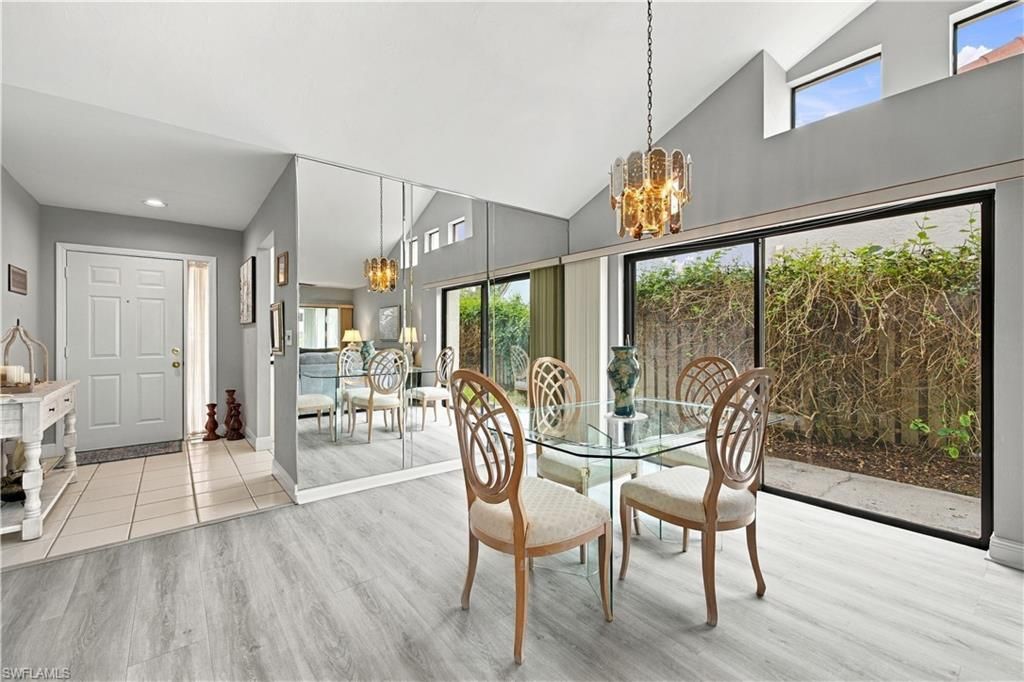 549 Beachwalk Cir, Naples, FL 34108 Photo