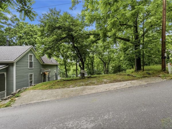Council Street , Eureka Springs, AR 72632