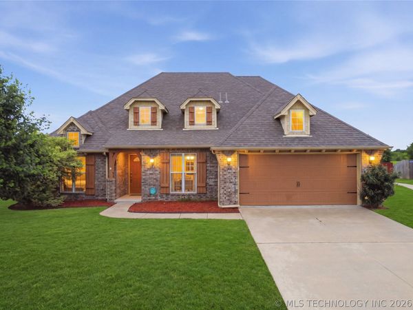 15521 E 88th Street North , Owasso, OK 74055