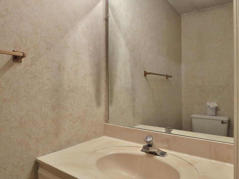 4875 Widner Street , Columbus, OH 43220 Photo 18