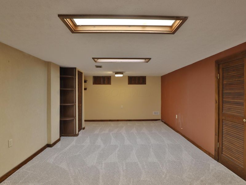 4875 Widner Street , Columbus, OH 43220 Photo 38